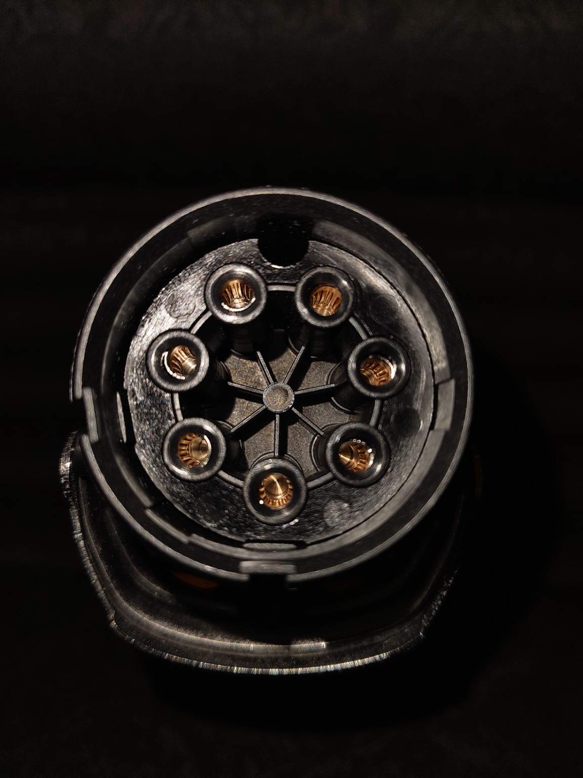 ISO 7638 connector plugged into trailer